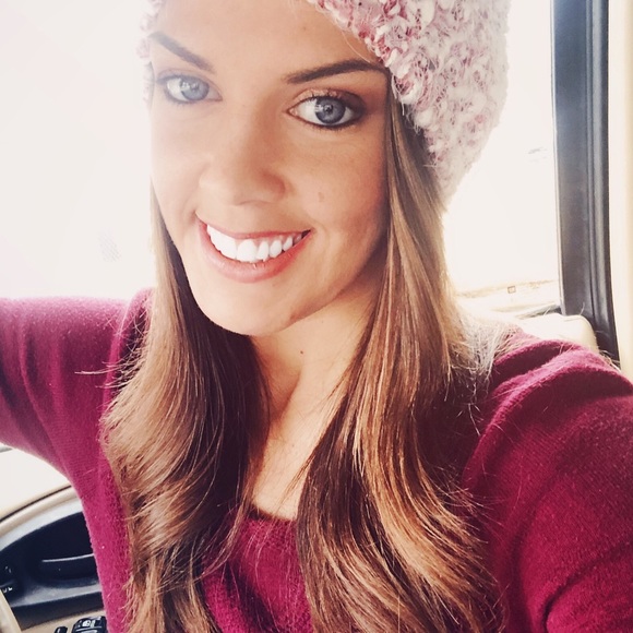 Meet your Posher, Beth - Picture 2 of 4